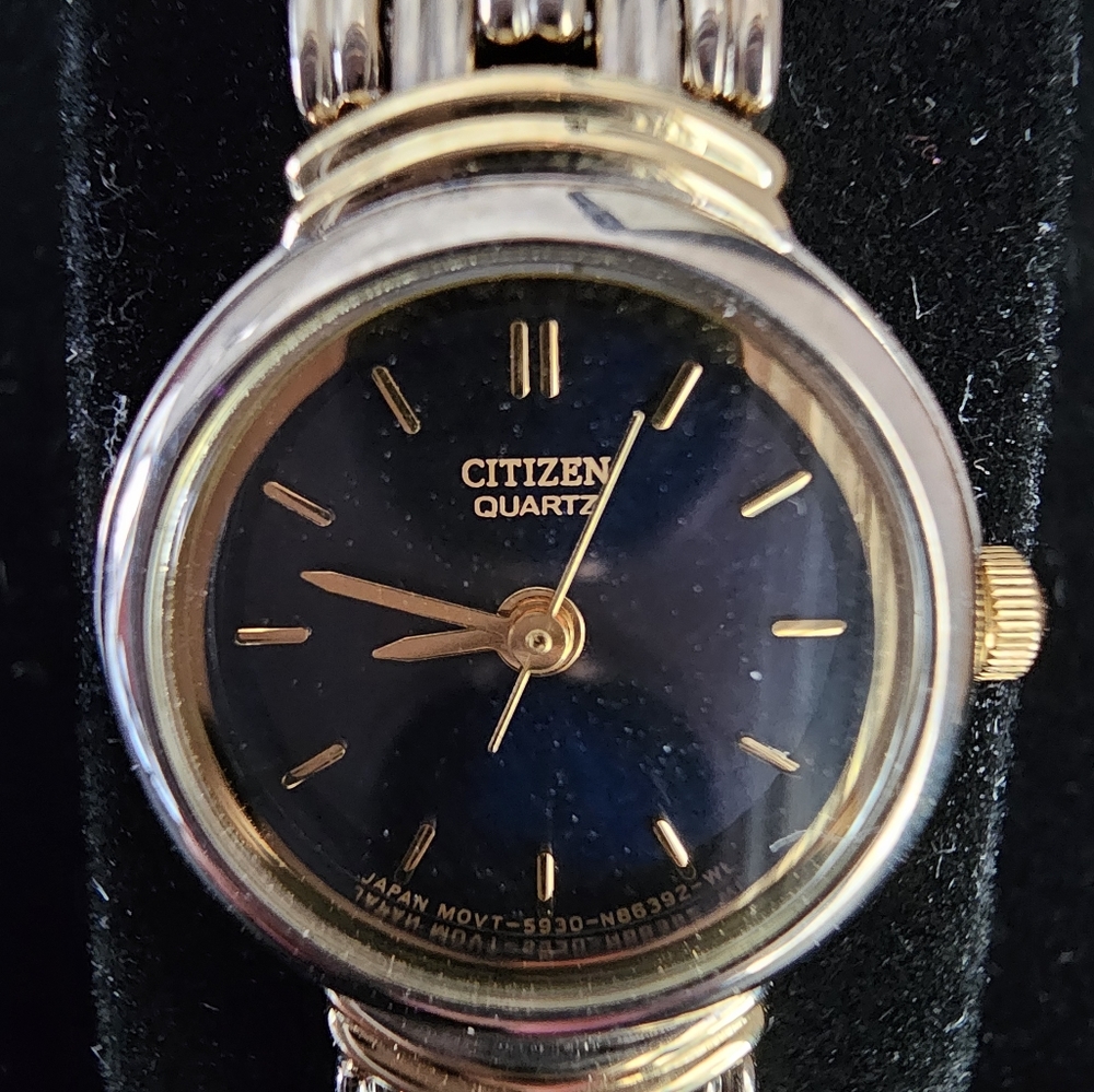 CITIZEN  WOMEN'S WATCH TWO TONE GOLD